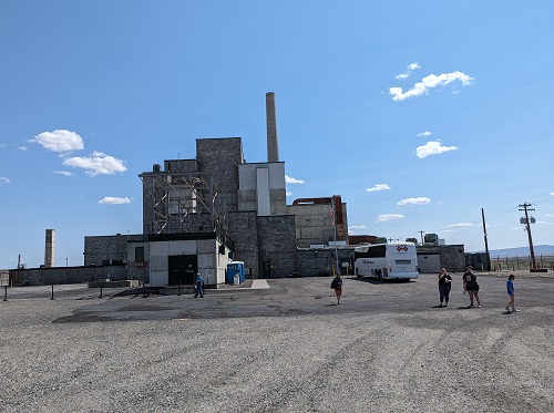 Exterior_of_B_Reactor_at_Hanford